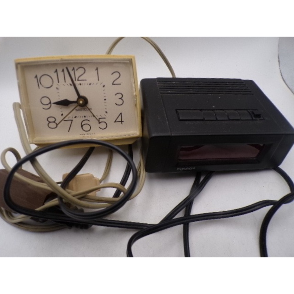 Vintage Westclox Bold II Analog & Ingraham Digital Alarm Clock Lot Both Work